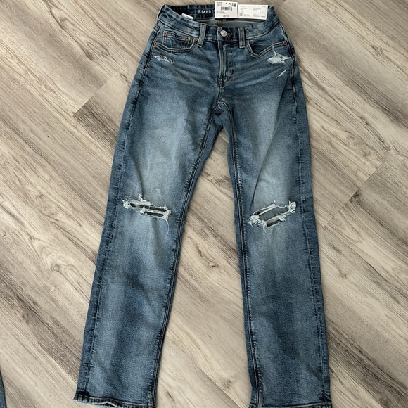 AE Stretch Curvy Ripped Straight Jean - Picture 3 of 3